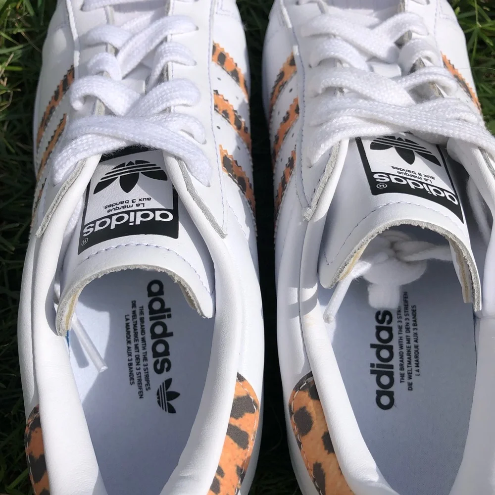 Women’s Adidas Superstar White Leopard (Rare) - Picture 5 of 9